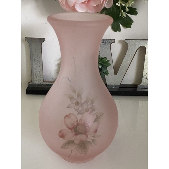 Viking USA Soft‎ Pink Satin Glass Bud Vase With Floral Design 6" Tall Vintage - Picture 1 of 16